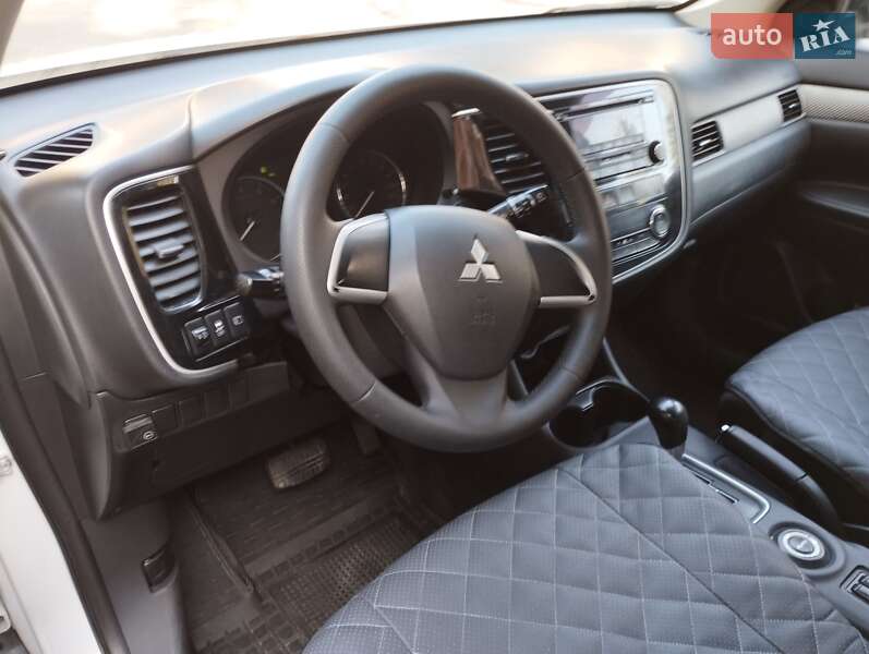 Внедорожник / Кроссовер Mitsubishi Outlander 2012 в Николаеве фото 42 Внедорожник / Кроссовер Mitsubishi Outlander 2012 в Николаеве