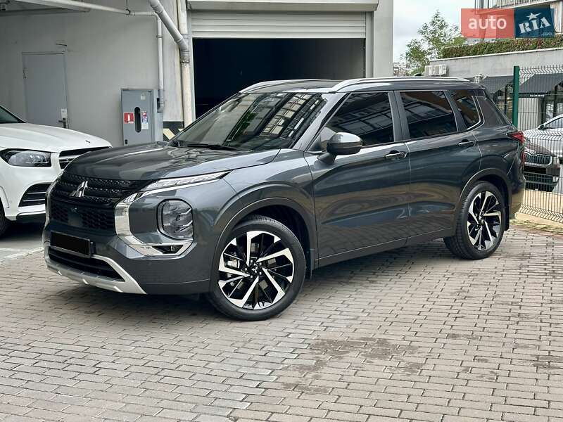 Позашляховик / Кросовер Mitsubishi Outlander 2024 в Києві