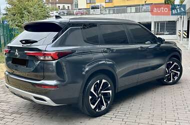Внедорожник / Кроссовер Mitsubishi Outlander 2024 в 