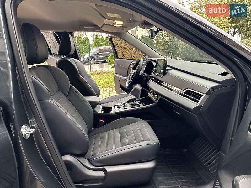 Позашляховик / Кросовер Mitsubishi Outlander 2024 в Києві