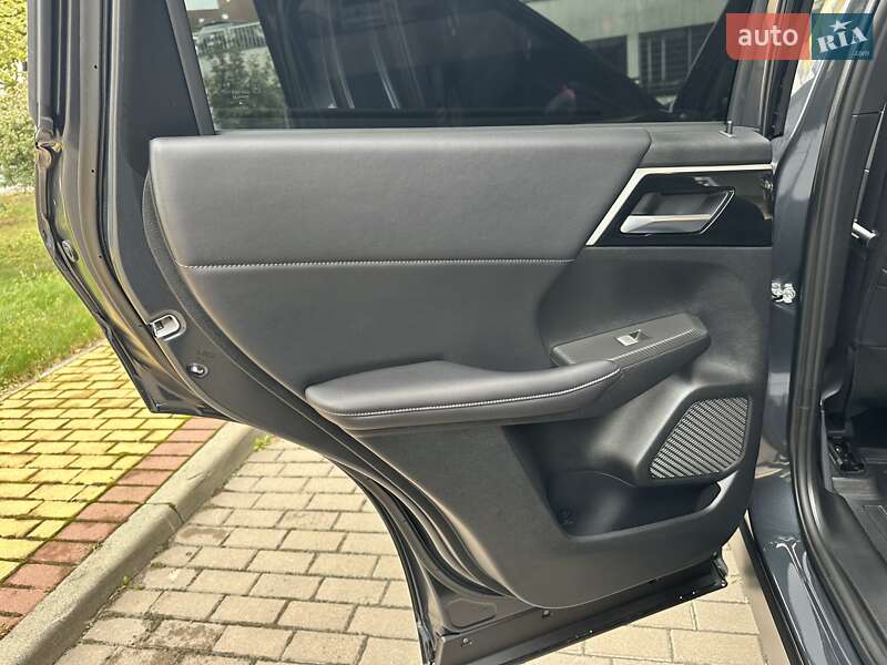 Позашляховик / Кросовер Mitsubishi Outlander 2024 в Києві