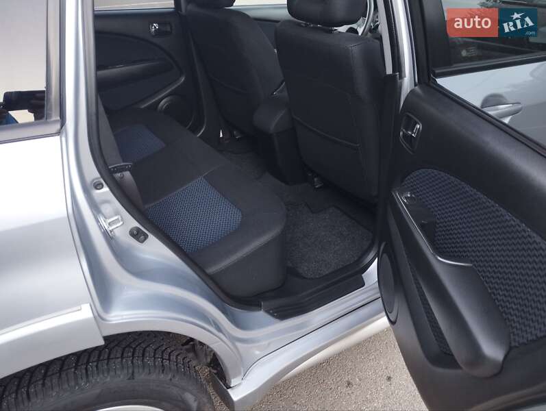 Позашляховик / Кросовер Mitsubishi Outlander 2006 в Харкові