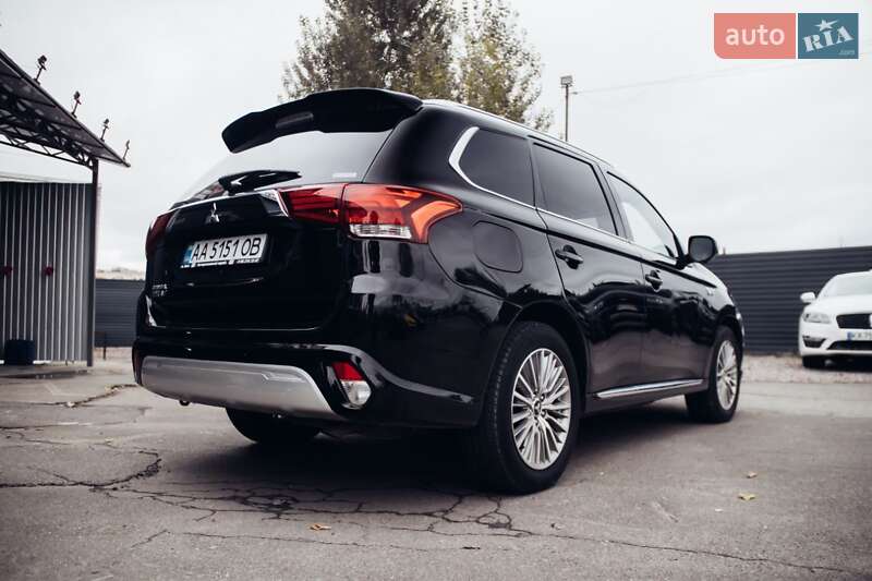 Внедорожник / Кроссовер Mitsubishi Outlander 2021 в Киеве фото 6 Внедорожник / Кроссовер Mitsubishi Outlander 2021 в Киеве