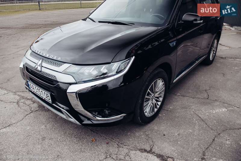 Внедорожник / Кроссовер Mitsubishi Outlander 2021 в Киеве фото 10 Внедорожник / Кроссовер Mitsubishi Outlander 2021 в Киеве