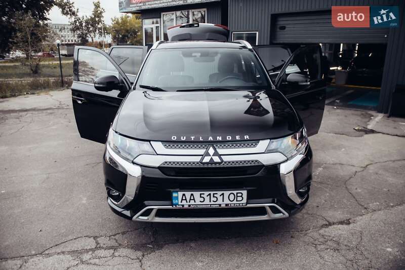 Внедорожник / Кроссовер Mitsubishi Outlander 2021 в Киеве фото 20 Внедорожник / Кроссовер Mitsubishi Outlander 2021 в Киеве