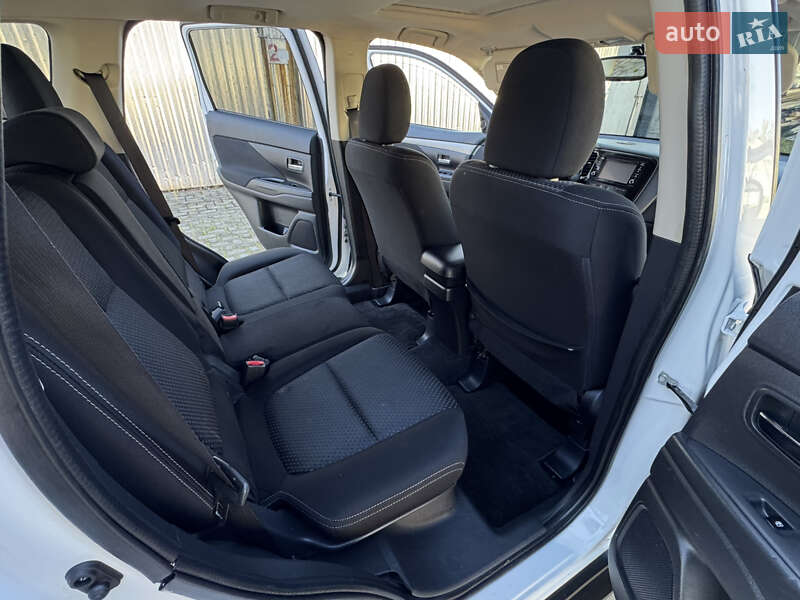 Внедорожник / Кроссовер Mitsubishi Outlander 2016 в Ковеле фото 51 Внедорожник / Кроссовер Mitsubishi Outlander 2016 в Ковеле
