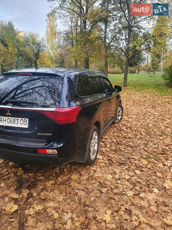 Внедорожник / Кроссовер Mitsubishi Outlander 2013 в Кривом Роге