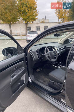 Позашляховик / Кросовер Mitsubishi Outlander 2020 в  фото 7 Позашляховик / Кросовер Mitsubishi Outlander 2020 в