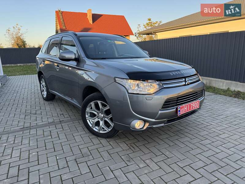 Позашляховик / Кросовер Mitsubishi Outlander 2014 в Луцьку