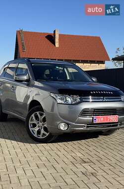 Позашляховик / Кросовер Mitsubishi Outlander 2014 в Луцьку