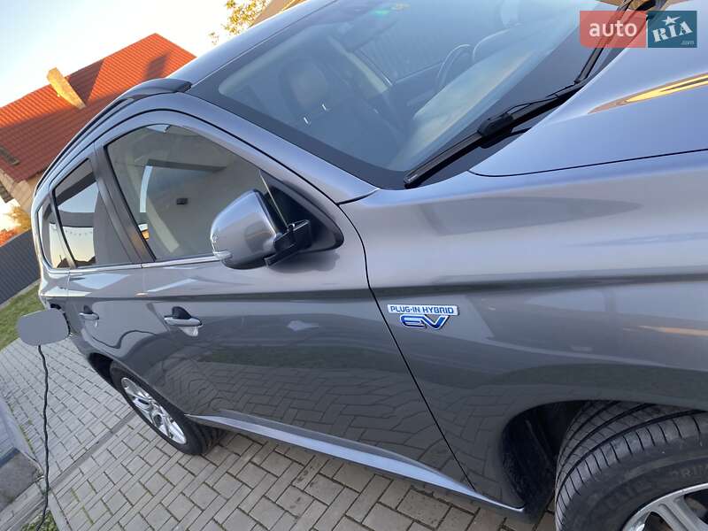 Позашляховик / Кросовер Mitsubishi Outlander 2014 в Луцьку