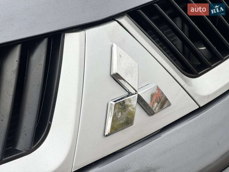 Позашляховик / Кросовер Mitsubishi Outlander 2008 в Охтирці