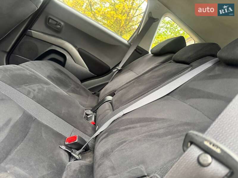 Позашляховик / Кросовер Mitsubishi Outlander 2008 в Охтирці