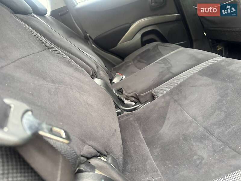 Позашляховик / Кросовер Mitsubishi Outlander 2008 в Охтирці