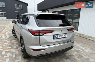 Позашляховик / Кросовер Mitsubishi Outlander 2021 в  фото 6 Позашляховик / Кросовер Mitsubishi Outlander 2021 в