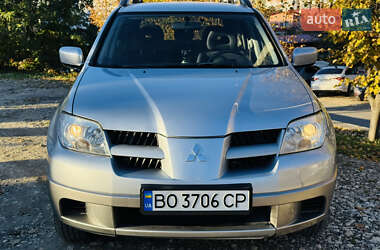 Позашляховик / Кросовер Mitsubishi Outlander 2006 в  фото 7 Позашляховик / Кросовер Mitsubishi Outlander 2006 в