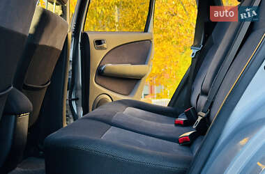 Позашляховик / Кросовер Mitsubishi Outlander 2006 в  фото 31 Позашляховик / Кросовер Mitsubishi Outlander 2006 в