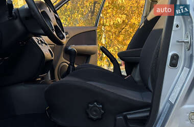 Позашляховик / Кросовер Mitsubishi Outlander 2006 в  фото 34 Позашляховик / Кросовер Mitsubishi Outlander 2006 в