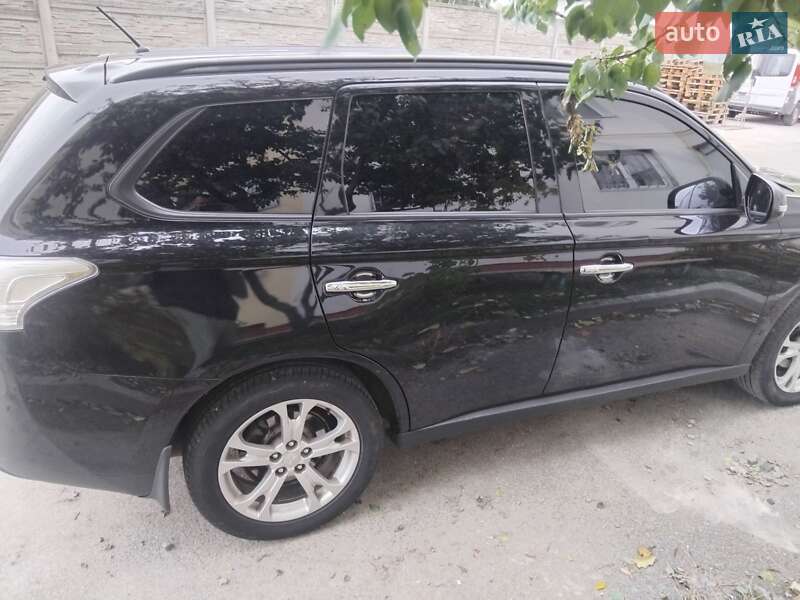 Внедорожник / Кроссовер Mitsubishi Outlander 2013 в Киеве фото 5 Внедорожник / Кроссовер Mitsubishi Outlander 2013 в Киеве