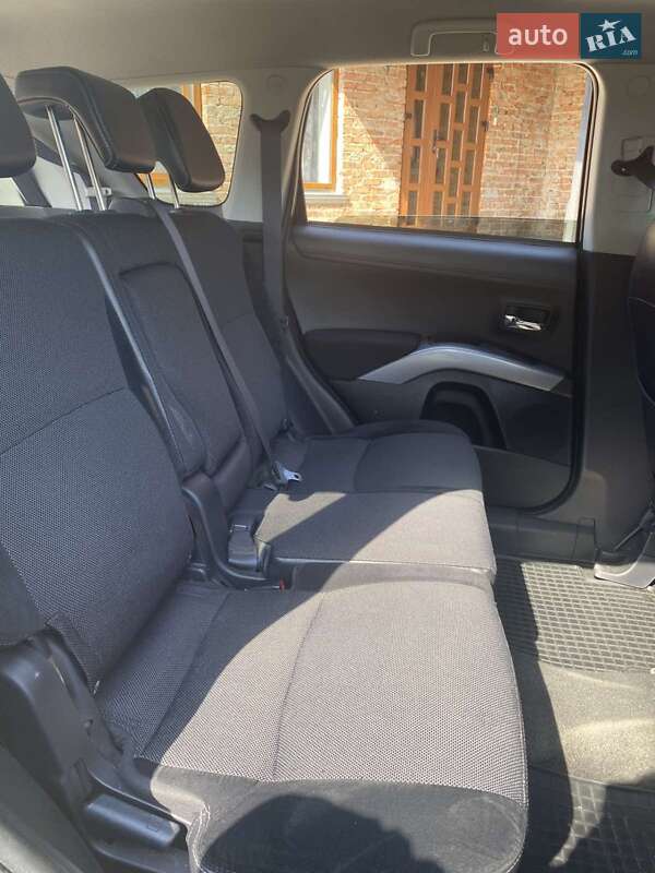 Позашляховик / Кросовер Mitsubishi Outlander 2009 в Кам'янці-Бузькій фото 16 Позашляховик / Кросовер Mitsubishi Outlander 2009 в Кам'янці-Бузькій