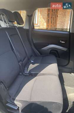 Позашляховик / Кросовер Mitsubishi Outlander 2009 в 