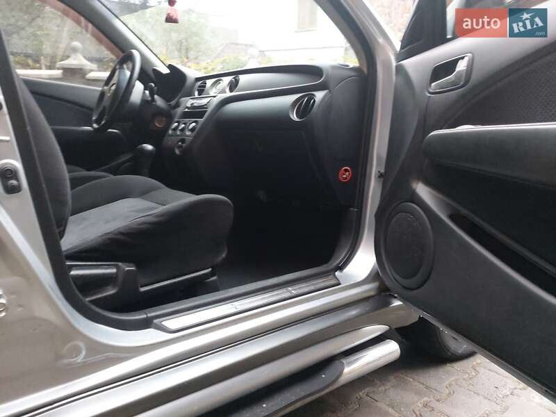 Внедорожник / Кроссовер Mitsubishi Outlander 2006 в Черновцах фото 7 Внедорожник / Кроссовер Mitsubishi Outlander 2006 в Черновцах