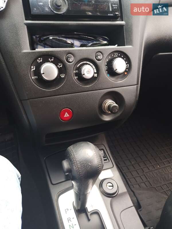 Позашляховик / Кросовер Mitsubishi Outlander 2008 в Ізмаїлі фото 4 Позашляховик / Кросовер Mitsubishi Outlander 2008 в Ізмаїлі