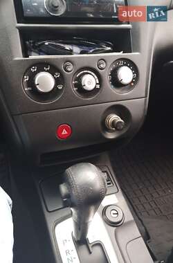 Позашляховик / Кросовер Mitsubishi Outlander 2008 в 