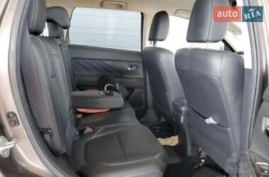 Внедорожник / Кроссовер Mitsubishi Outlander 2018 в 