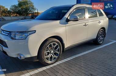 Позашляховик / Кросовер Mitsubishi Outlander 2013 в Миколаєві