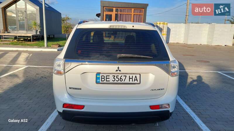 Позашляховик / Кросовер Mitsubishi Outlander 2013 в Миколаєві фото 9 Позашляховик / Кросовер Mitsubishi Outlander 2013 в Миколаєві
