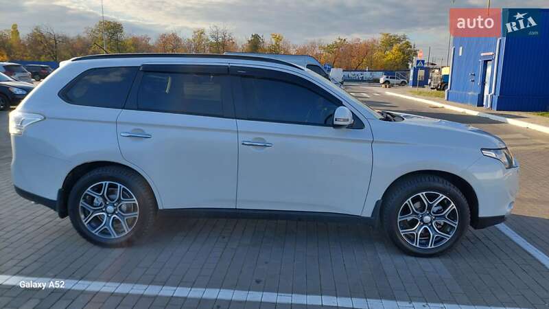 Позашляховик / Кросовер Mitsubishi Outlander 2013 в Миколаєві фото 13 Позашляховик / Кросовер Mitsubishi Outlander 2013 в Миколаєві