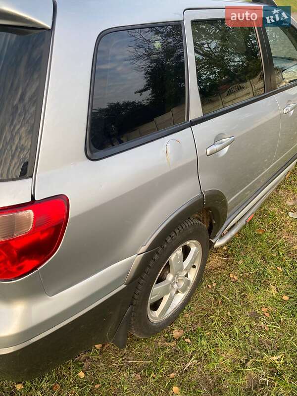 Внедорожник / Кроссовер Mitsubishi Outlander 2006 в Киеве фото 12 Внедорожник / Кроссовер Mitsubishi Outlander 2006 в Киеве