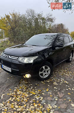 Позашляховик / Кросовер Mitsubishi Outlander 2014 в Броварах Позашляховик / Кросовер Mitsubishi Outlander 2014 в Броварах