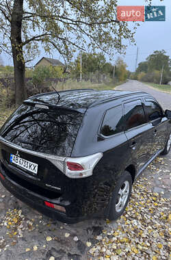 Позашляховик / Кросовер Mitsubishi Outlander 2014 в  фото 6 Позашляховик / Кросовер Mitsubishi Outlander 2014 в