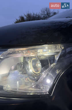 Позашляховик / Кросовер Mitsubishi Outlander 2014 в  фото 13 Позашляховик / Кросовер Mitsubishi Outlander 2014 в