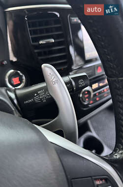 Позашляховик / Кросовер Mitsubishi Outlander 2014 в  фото 24 Позашляховик / Кросовер Mitsubishi Outlander 2014 в