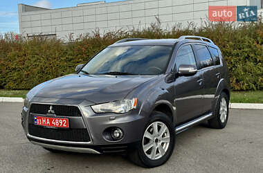 Внедорожник / Кроссовер Mitsubishi Outlander 2010 в 