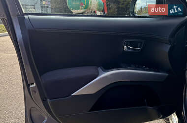Внедорожник / Кроссовер Mitsubishi Outlander 2010 в 