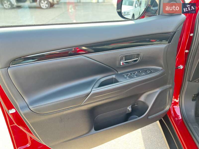 Позашляховик / Кросовер Mitsubishi Outlander 2021 в Чернігові фото 13 Позашляховик / Кросовер Mitsubishi Outlander 2021 в Чернігові