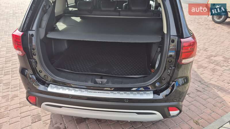 Позашляховик / Кросовер Mitsubishi Outlander 2022 в Черкасах фото 13 Позашляховик / Кросовер Mitsubishi Outlander 2022 в Черкасах