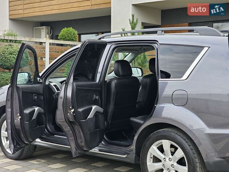 Позашляховик / Кросовер Mitsubishi Outlander 2011 в Стрию фото 60 Позашляховик / Кросовер Mitsubishi Outlander 2011 в Стрию