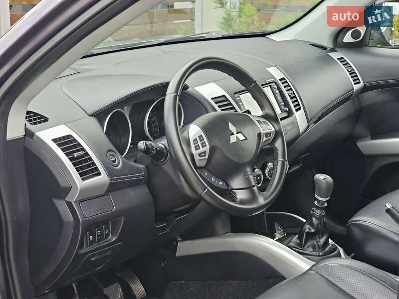 Позашляховик / Кросовер Mitsubishi Outlander 2011 в Стрию фото 61 Позашляховик / Кросовер Mitsubishi Outlander 2011 в Стрию