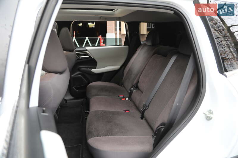 Внедорожник / Кроссовер Mitsubishi Outlander 2022 в Харькове фото 9 Внедорожник / Кроссовер Mitsubishi Outlander 2022 в Харькове