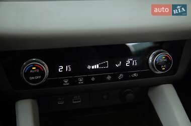 Внедорожник / Кроссовер Mitsubishi Outlander 2022 в 