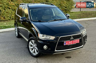 Внедорожник / Кроссовер Mitsubishi Outlander 2012 в 
