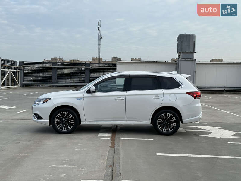 Позашляховик / Кросовер Mitsubishi Outlander 2018 в Києві фото 13 Позашляховик / Кросовер Mitsubishi Outlander 2018 в Києві