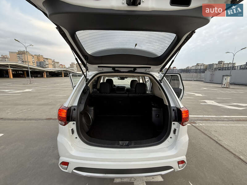 Позашляховик / Кросовер Mitsubishi Outlander 2018 в Києві фото 88 Позашляховик / Кросовер Mitsubishi Outlander 2018 в Києві