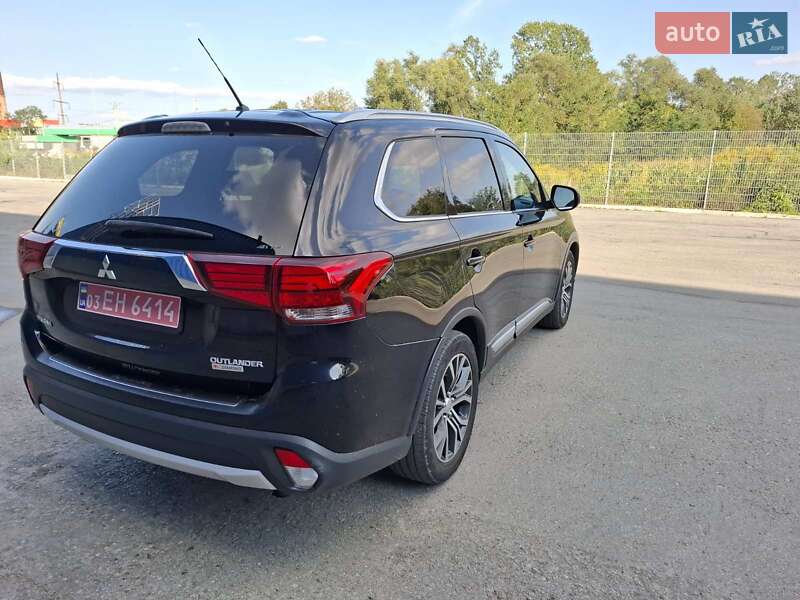 Внедорожник / Кроссовер Mitsubishi Outlander 2016 в Черновцах фото 8 Внедорожник / Кроссовер Mitsubishi Outlander 2016 в Черновцах