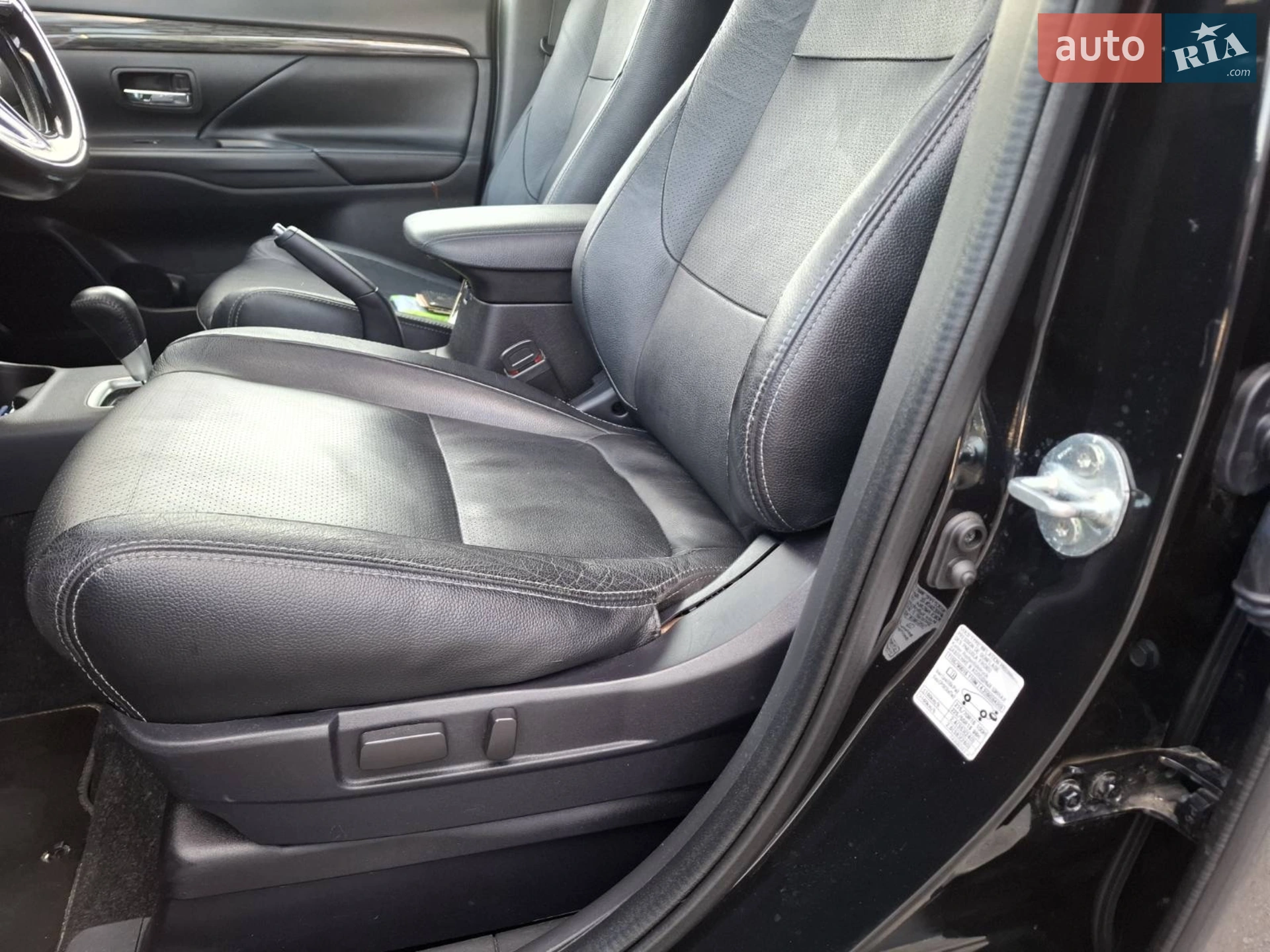 2015 Mitsubishi Outlander - мініатюра 16